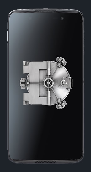 Imagem de um DTEK50 BlackBerry Blindado com uma porta de cofre ProtectPhone Plus