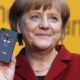 Foto da Angela Merkel com um BlackBerry Criptografado